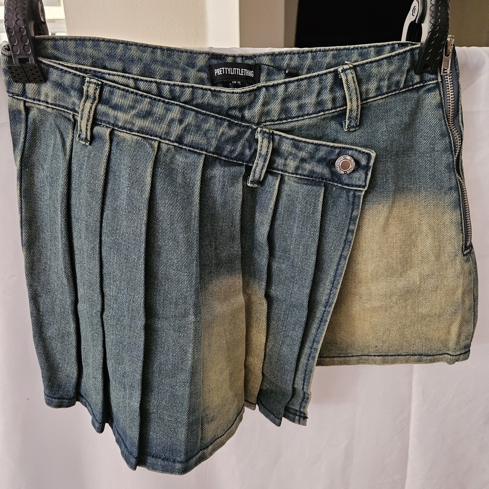 #136 PrettyLittleThing Blue and Tan Pleated Denim Skirt